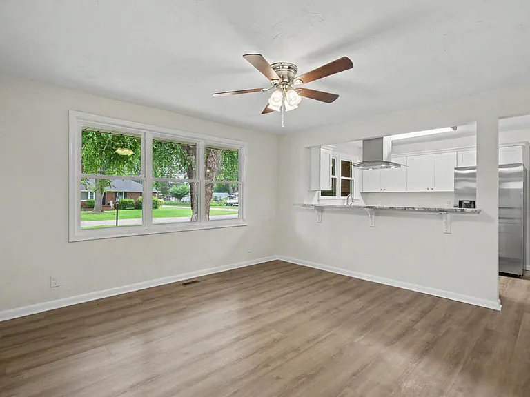 1221 Burlington Rd — Photo 14