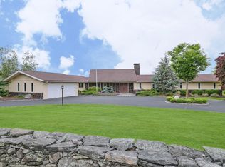 126 Merrimac Dr, Trumbull, CT 06611