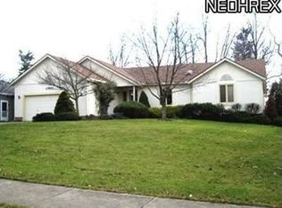 27800 Louise Dr, Solon, OH 44139