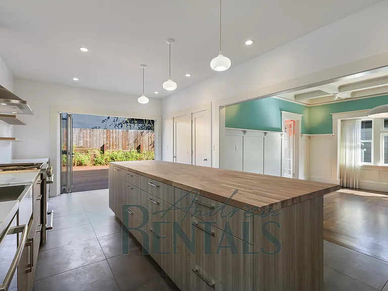 485 Boulevard Way — Photo 13