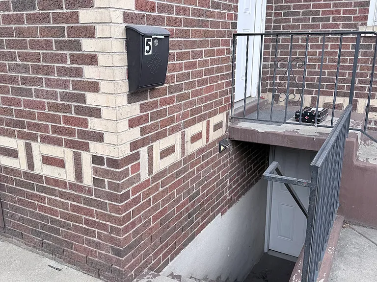 475 S Lincoln St #5 — Photo 2