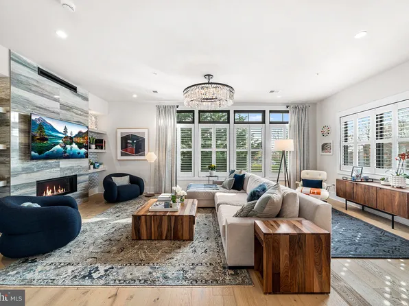 7 Samantha Way, Devon, PA 19333