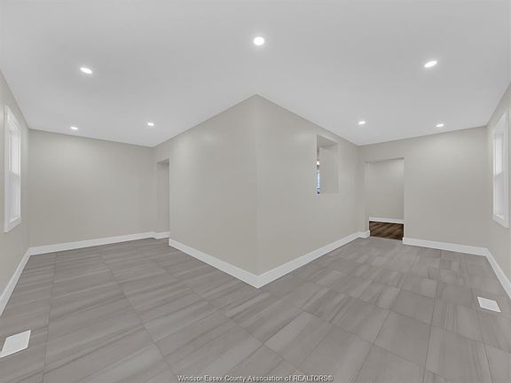 3rd image of 27 E Road 7 E