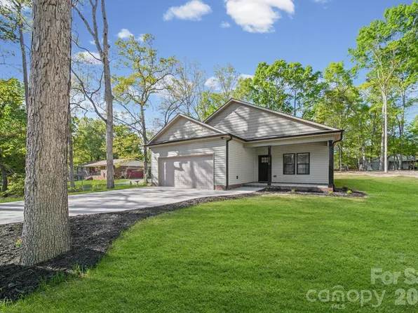 2119 Woodhurst Ln, Albemarle, NC 28001