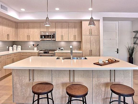 2nd image of 4240 Laurel Canyon Blvd Unit 101