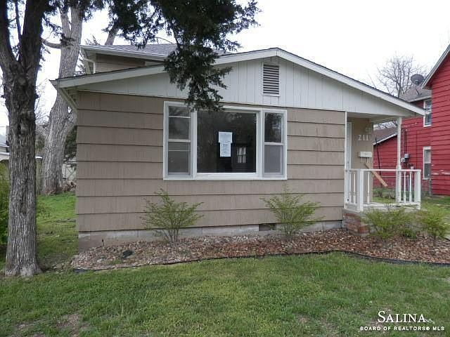 1st image of 211 1/2 S Oakdale Ave