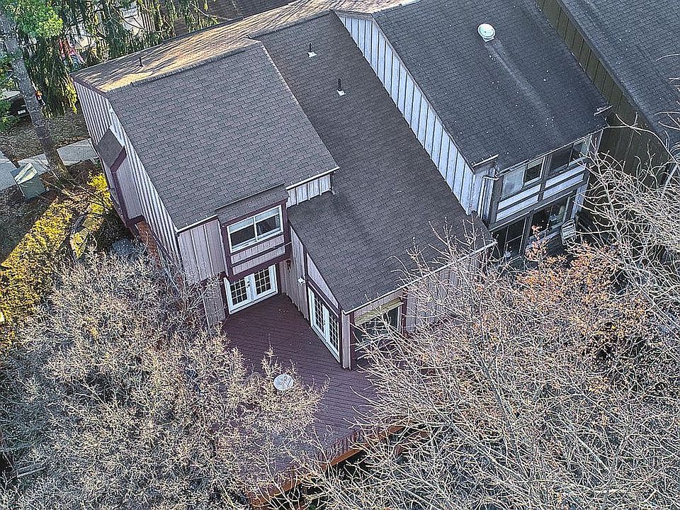 1st image of 20233 Laurel Hill Way
