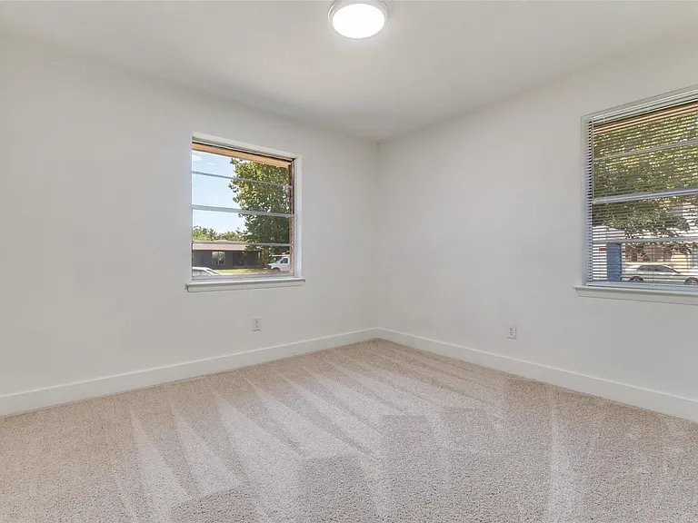 2701 Northview Pl — Photo 5