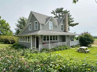 3043 Pleasant View Rd, Decorah, IA 52101