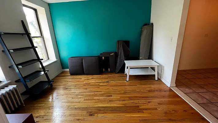 Rented by HOLTON REAL ESTATE INC. | media 9