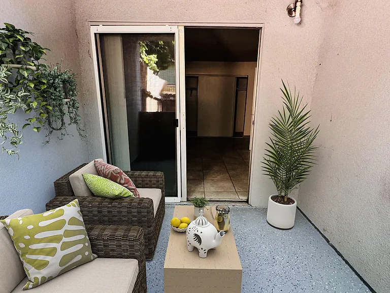 358 Leslie Way #4 — Photo 6