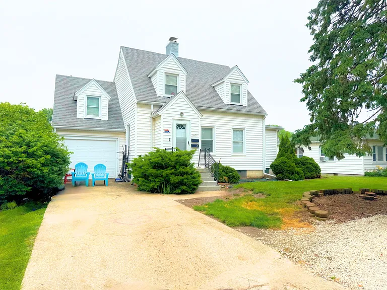 1606 W Healey St — Photo 13