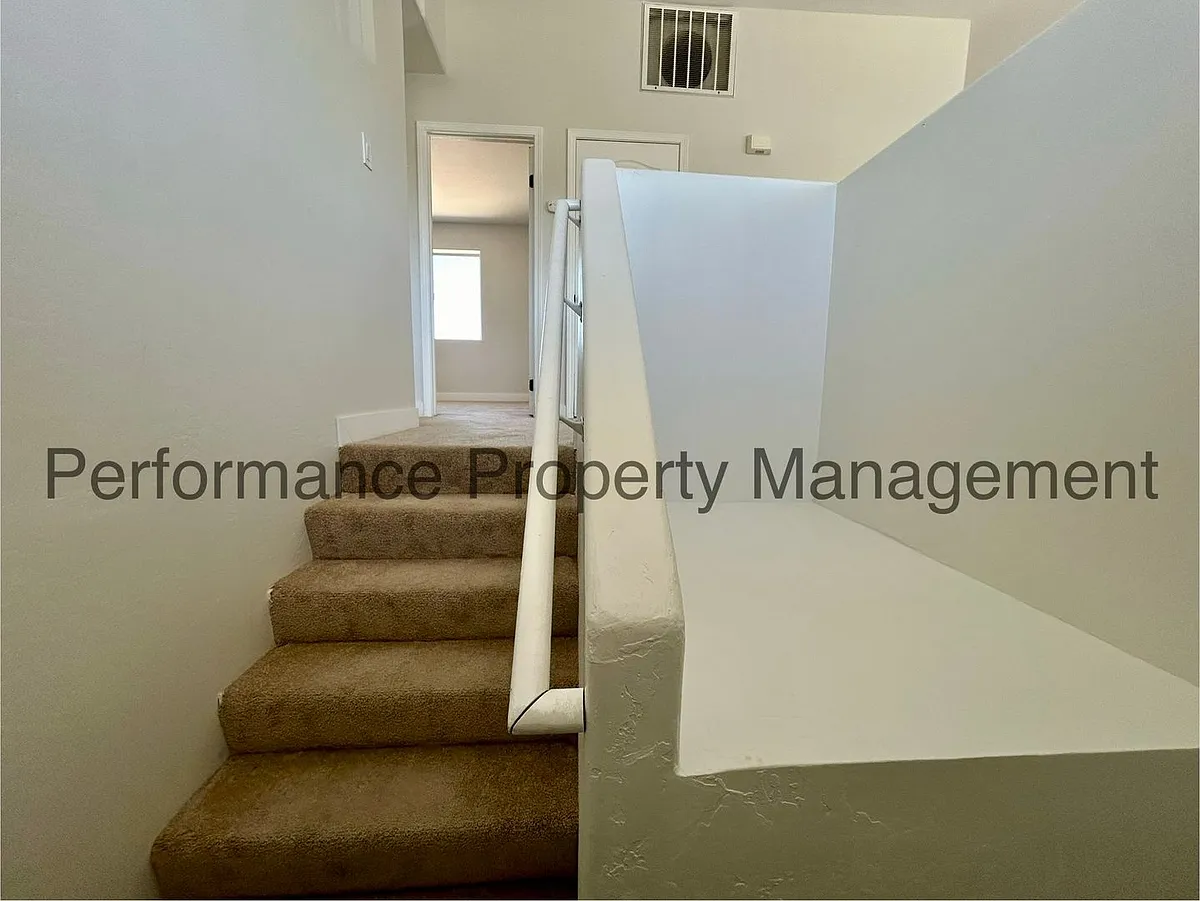 Building Photo - 5012 Yellow Rose Ct