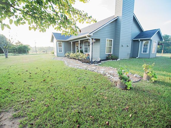3rd image of 1028 County Road 4401