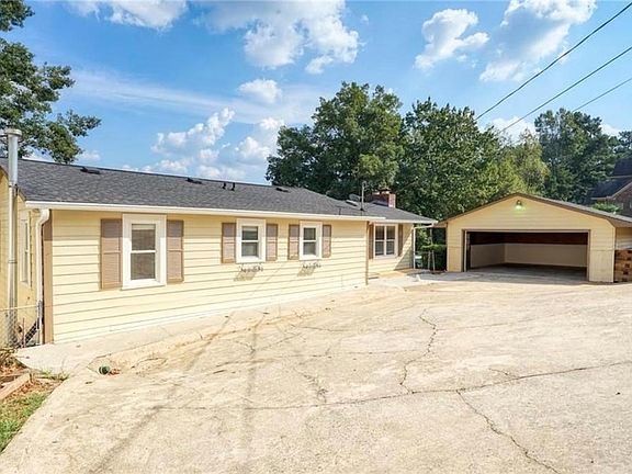 4th image of 6163 Lake Lanier Heights Rd