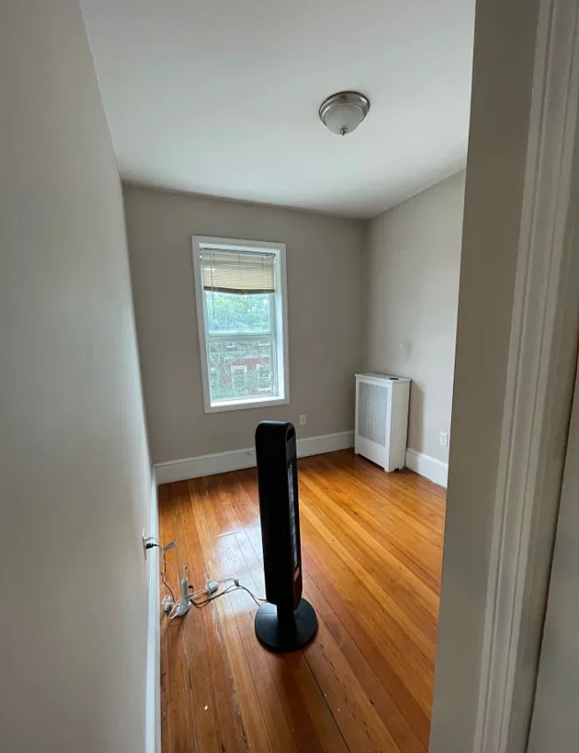 4 bed, 950 sqft, $3,950 — Photo 2