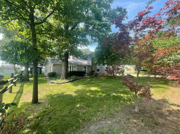 1507 N 2000 East Rd, Watseka, IL 60970