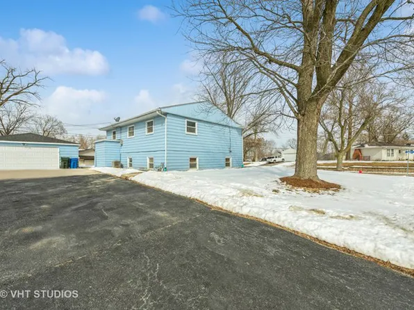 38 Thrush Rd, Carpentersville, IL 60110