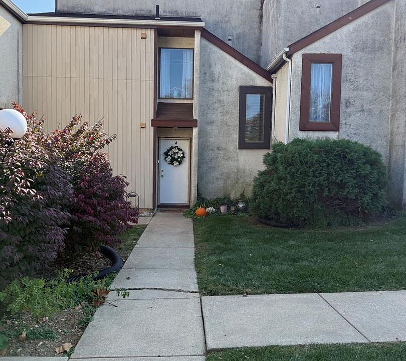 1st image of 4 Ramsgate Ct #4