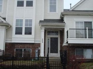 409 Plaza Pl, Aurora, IL 60504