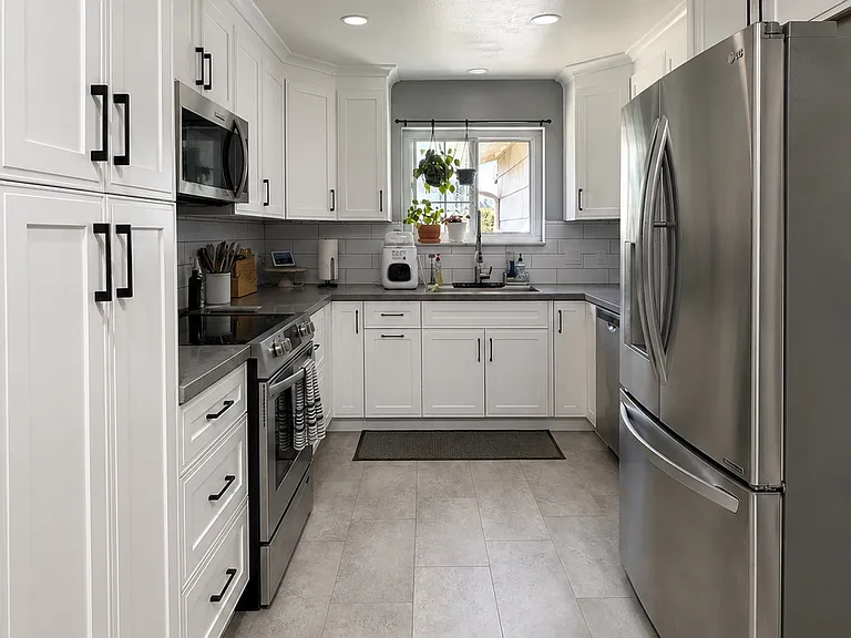 6308 Honeysuckle Dr — Photo 12