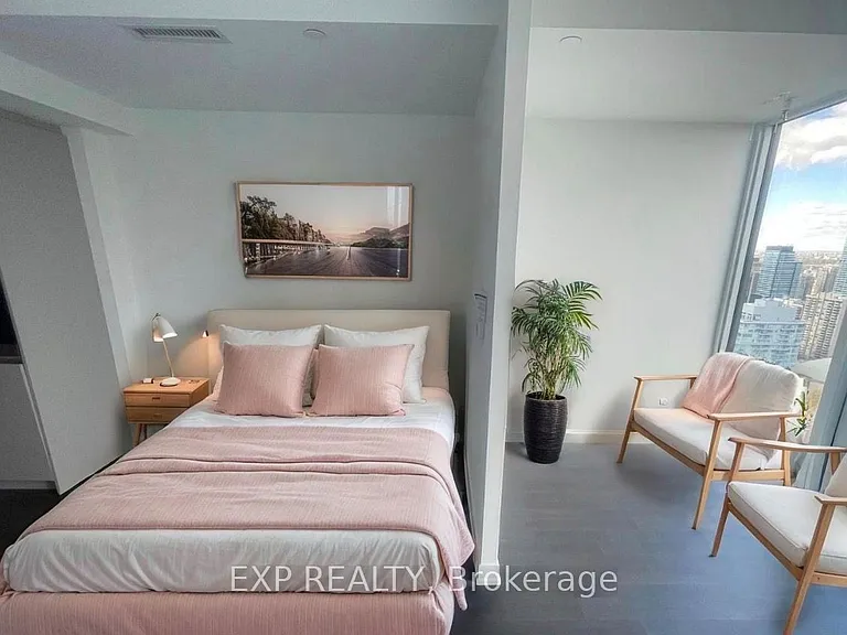 319 Jarvis St #LPH09 — Photo 3