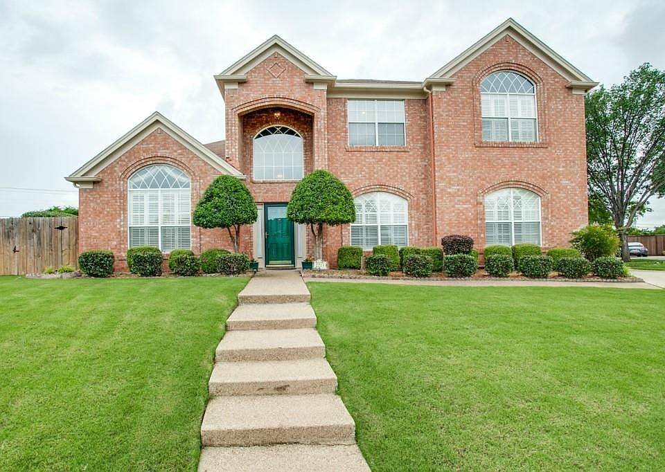 1st image of 2213 Everglade Ct