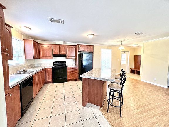 4th image of 1727 Red Pine Ave #173