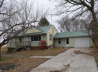 738 3rd St, Meservey, IA 50457