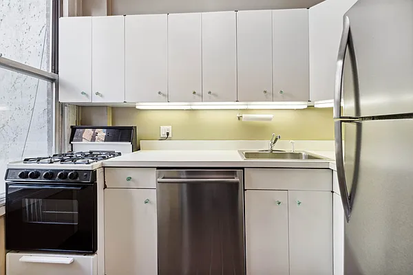 Rented by Corcoran | media 12