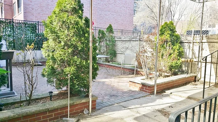 Rented by Azure Realty NY LLC | media 8