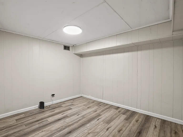 7720 Devonshire Dr — Photo 22