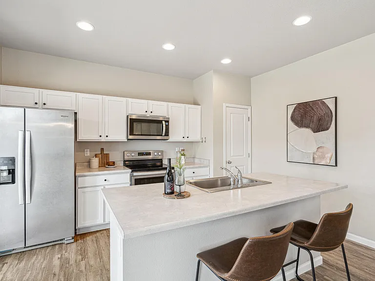 1119 Sherman Dr — Photo 10