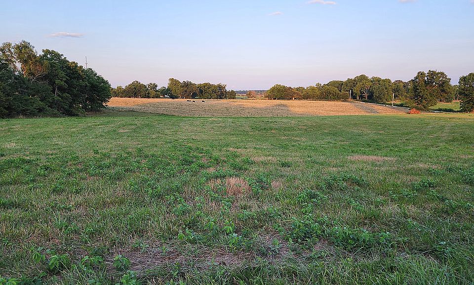 2nd image of 2609 E Hartley Rd
