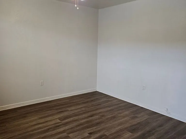 309 Sunset Ln #B — Photo 3