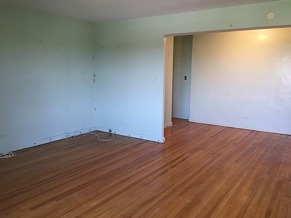 5th image of 3920 52 Street #4C