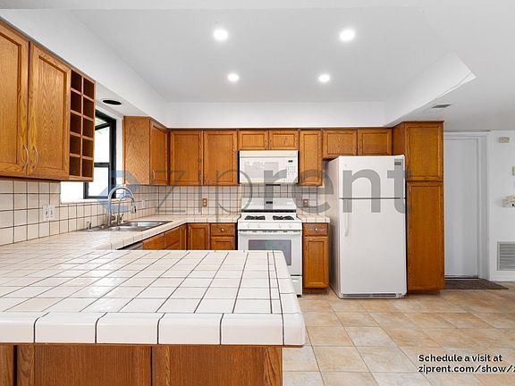 3rd image of 6767 Rosefield Dr