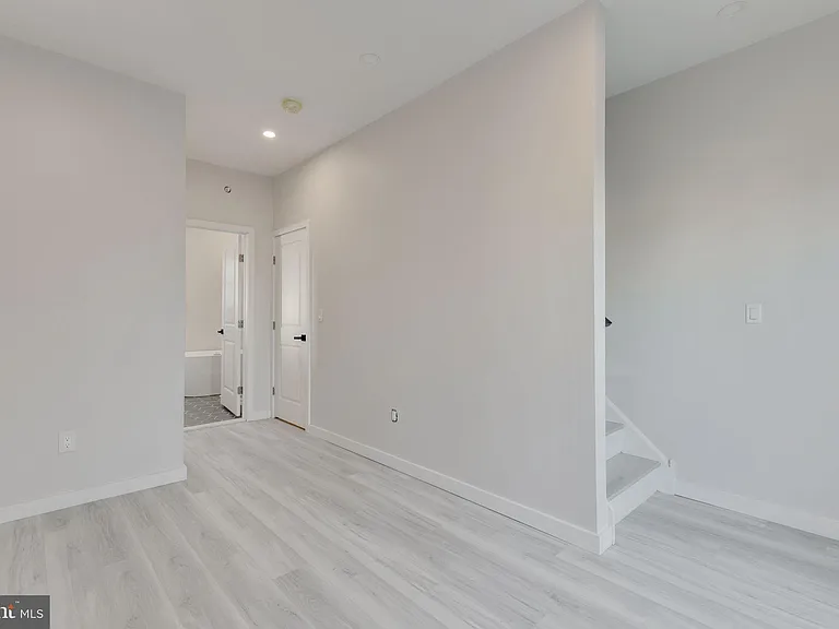 614 Hoffman St — Photo 26