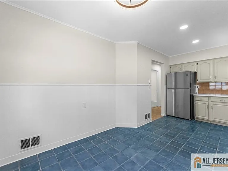 103 1st Ave #2 — Photo 8
