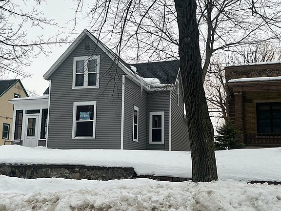 2nd image of 712 1st St N
