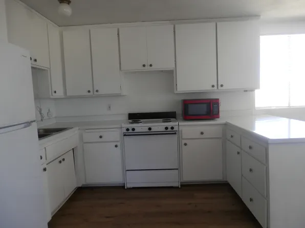 1050B Alta Ave, Landers, CA 92285