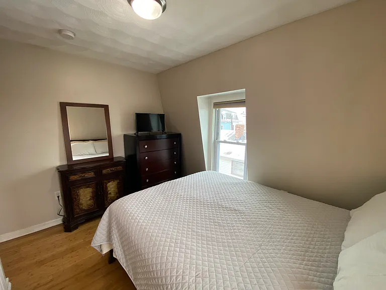88 Pearl St #3 — Photo 20
