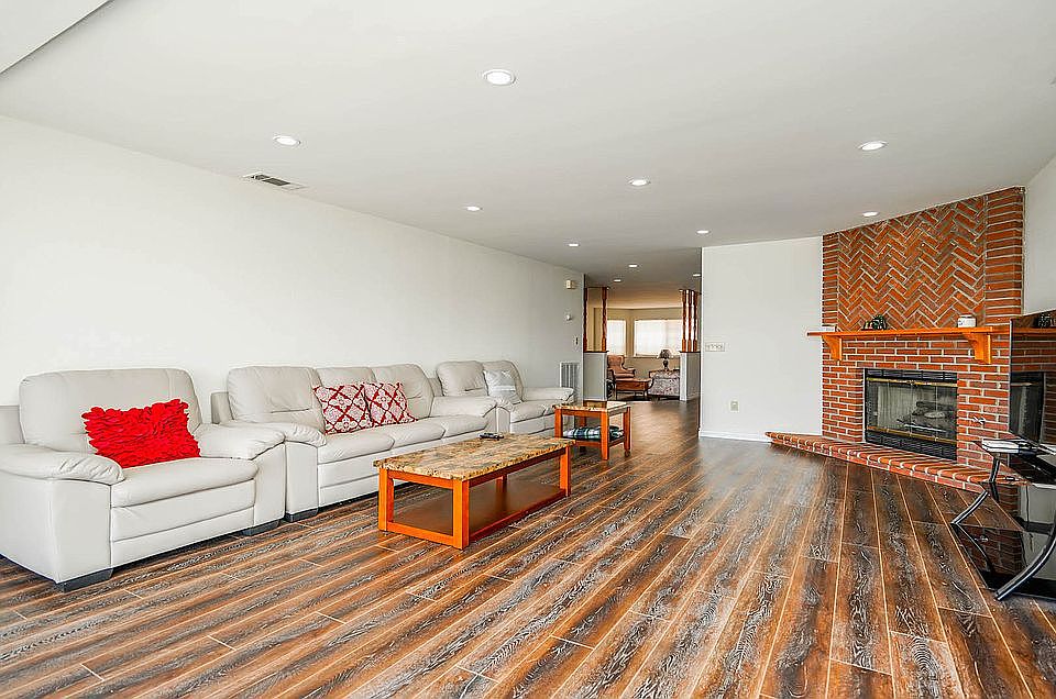 1st image of 26354 Corona Dr