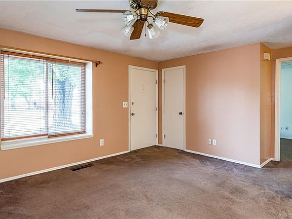 4th image of 4825 Creeknoll Ct