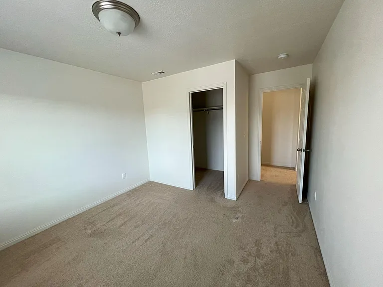 2025 W 900 N — Photo 29