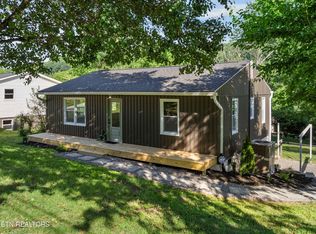 3100 Greenway Dr, Knoxville, TN 37918
