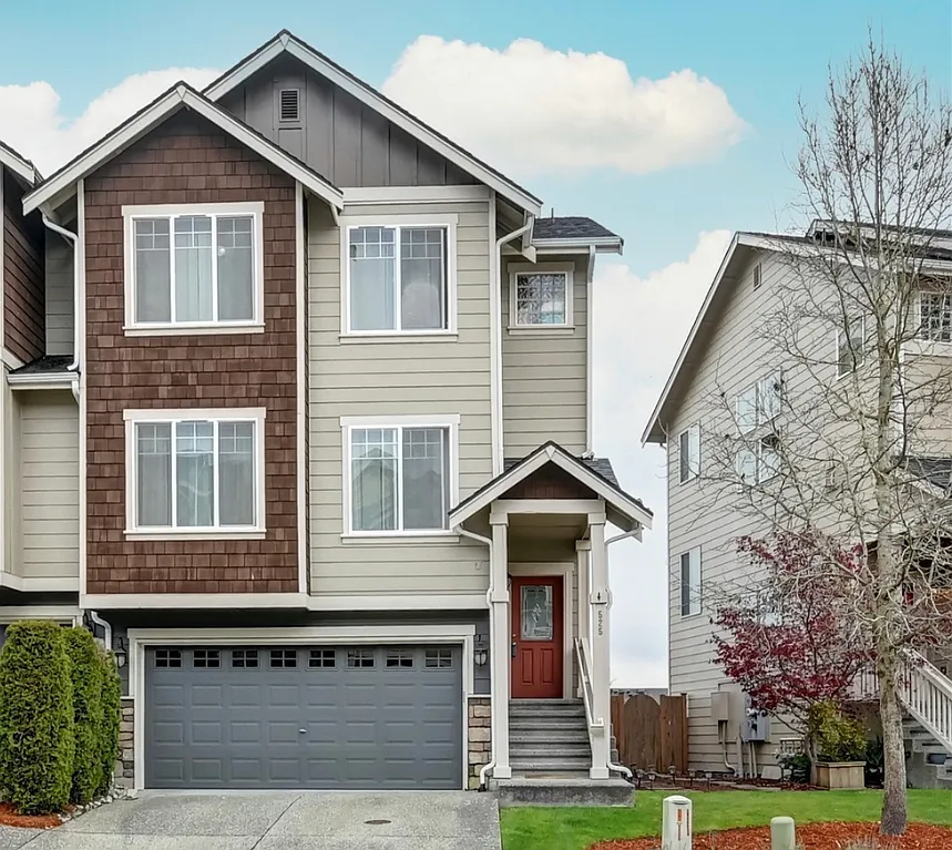 3 bed, 2.5 bath, 2125 sqft, $2,950 — Photo 1