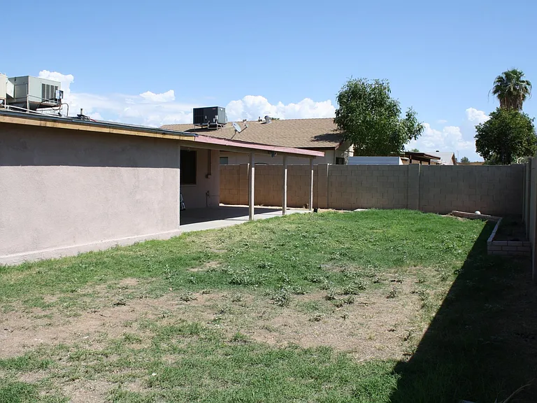 1859 E Florian Ave — Photo 18