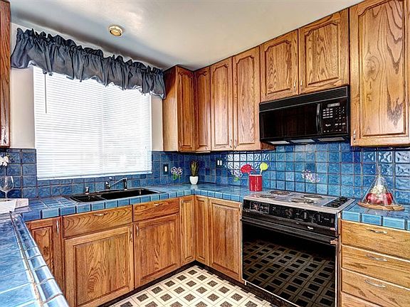 5th image of 140 Gardenia Way