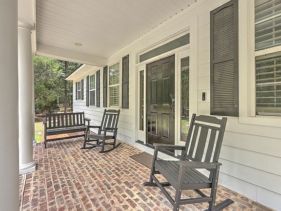 3rd image of 140 Old Plantation Ln